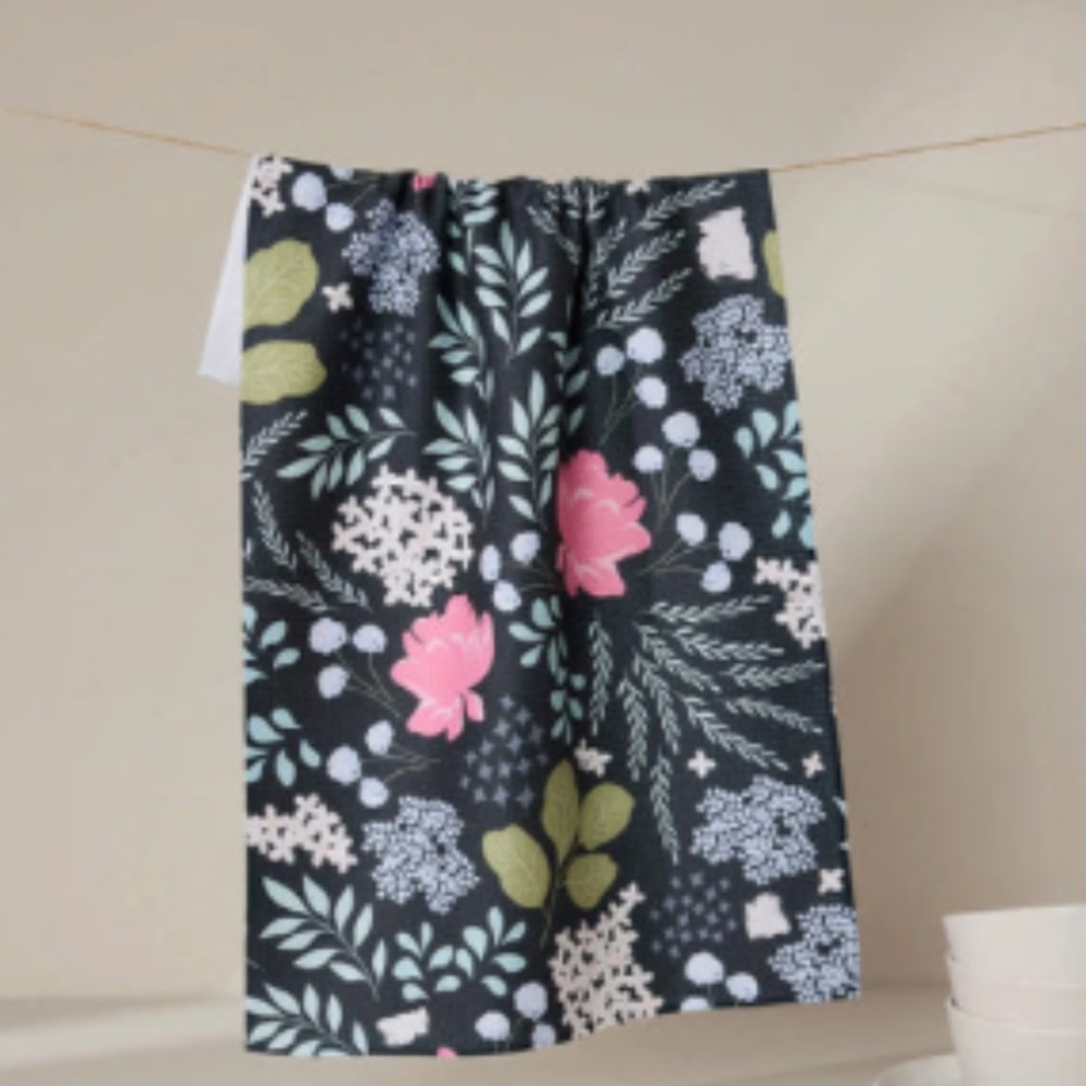 NWT Geometry “Not Forgotten” Floral Patterned Towel